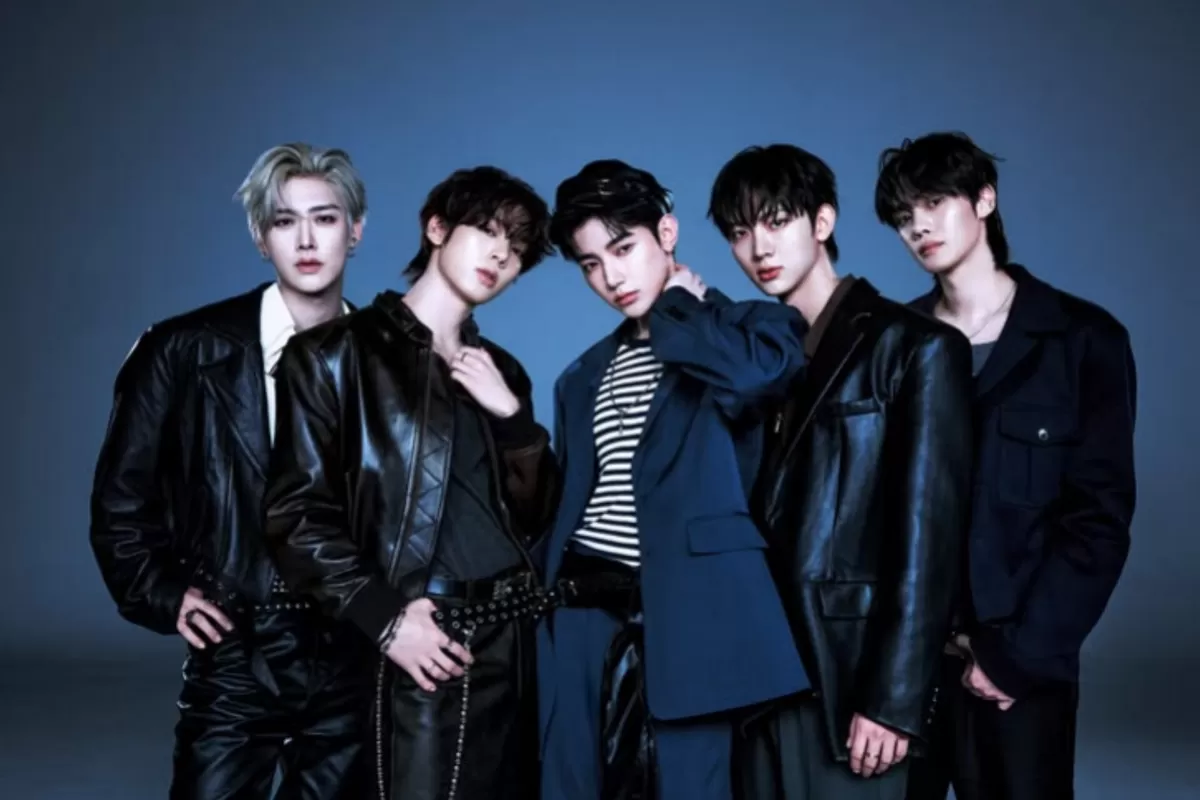 Pada tanggal 31 Juli, YH Entertainment mengumumkan bahwa nama fandom resmi AND2BLE adalah &ldquo;N:DCLO&rdquo; (dibaca &ldquo;and clo&rdquo;).  Agensi tersebut menjelaskan, &ldquo;Gabungan dari 'AND2BLE' dan 'CLOVER,' nama tersebut melambangkan bahwa keberuntungan sejati dan sempurna hanya akan terwujud ketika AND2BLE dan para p