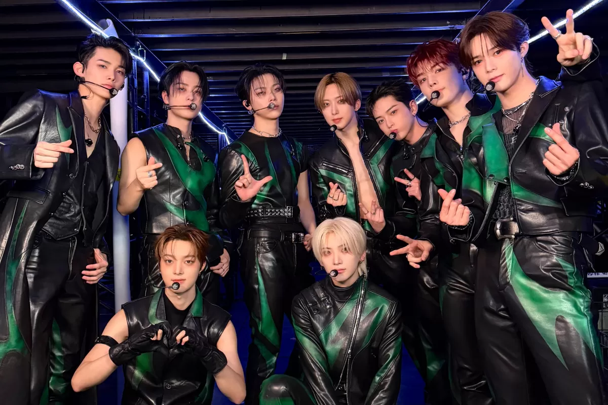 Mini Album Korea &amp;TEAM Terjual Lebih Dari 1 Juta Pada Hari Perilisannya