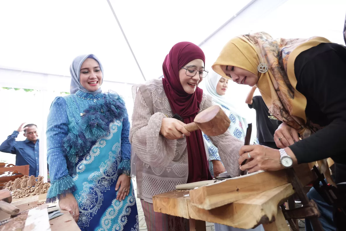 Ning Nawal Buka Galeri Dekranasda Jepara, UMKM Lokal Didorong Go Nasional