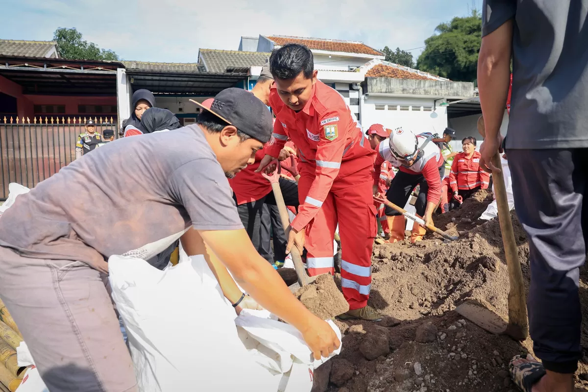 Gubernur Jateng Kebut Perbaikan Jembatan Putus Dampak Longsor Ungaran Timur