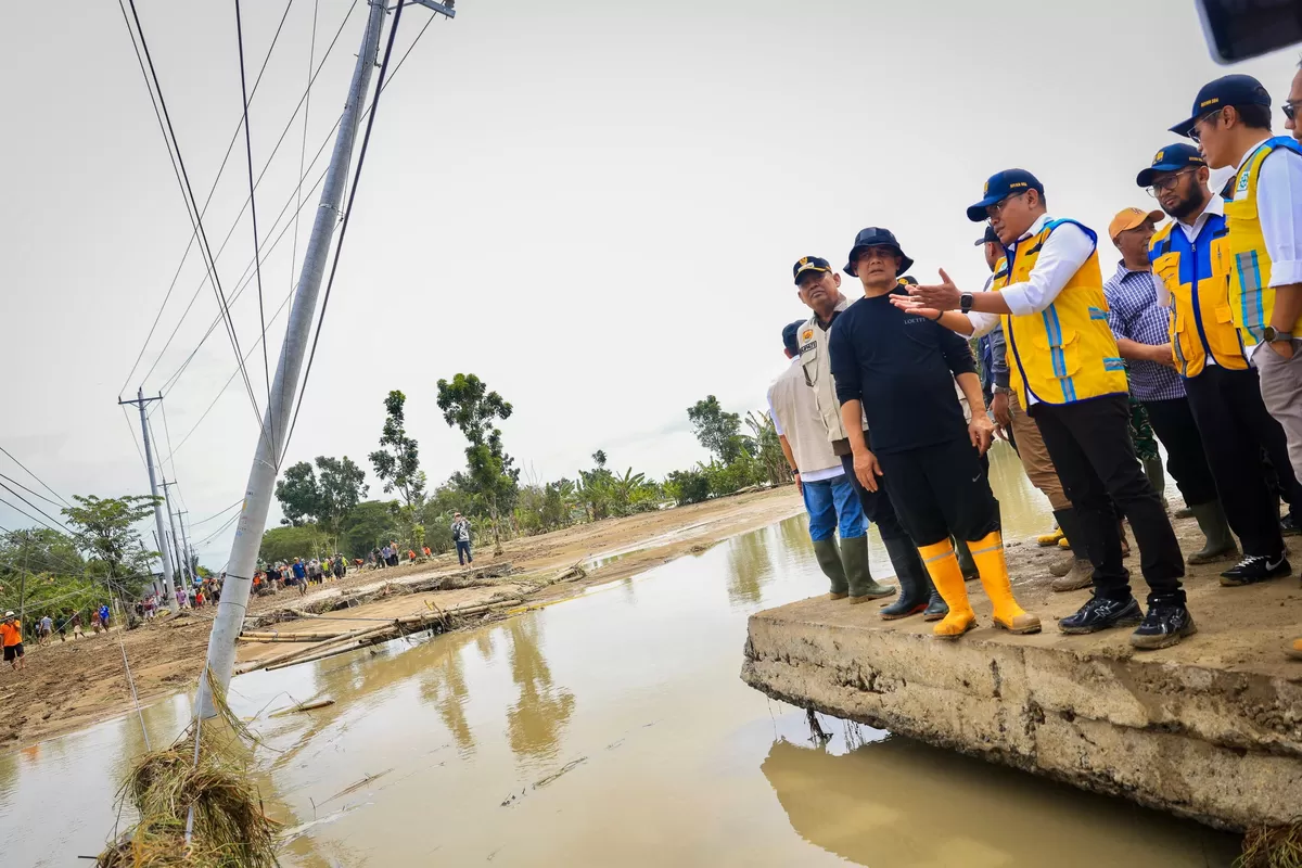 Pasang Jembatan Armco, Jalur Grobogan-Semarang Ditargetkan Normal Sepekan