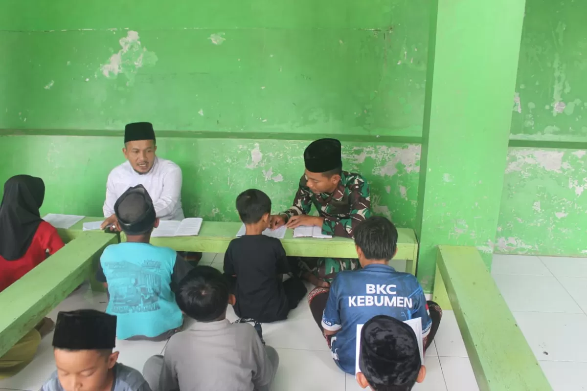 Tak Hanya Membangun Desa, Satgas TMMD Kodim Kebumen Bina Santri TPQ