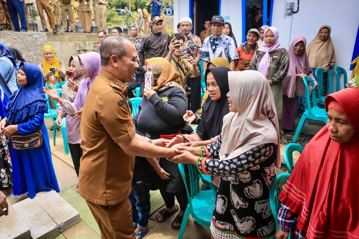 Ahmad Luthfi Rampungkan Relokasi Korban Tanah Gerak, 36 Rumah Diserahkan