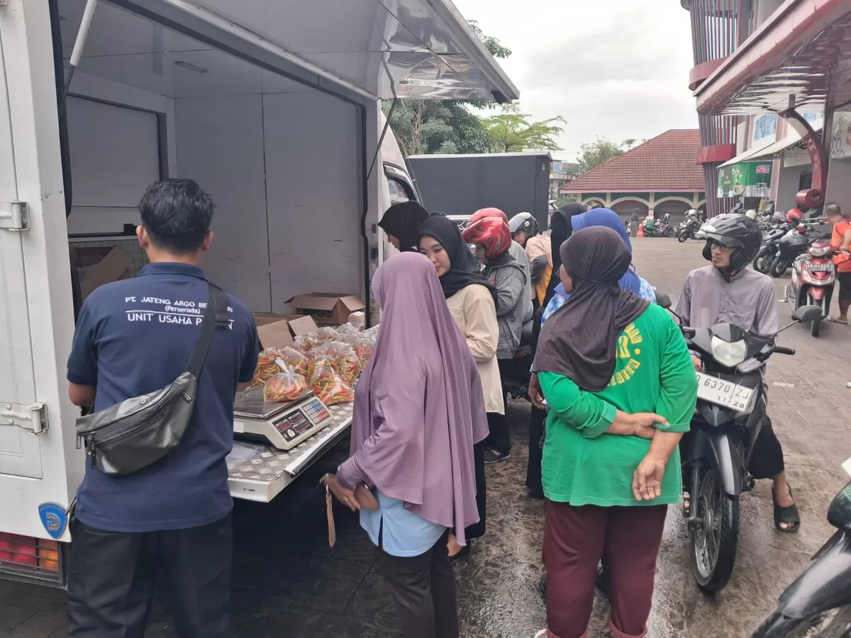 Gubernur Jateng Salurkan Cabai Rawit, Tekan Lonjakan Harga di Pasaran