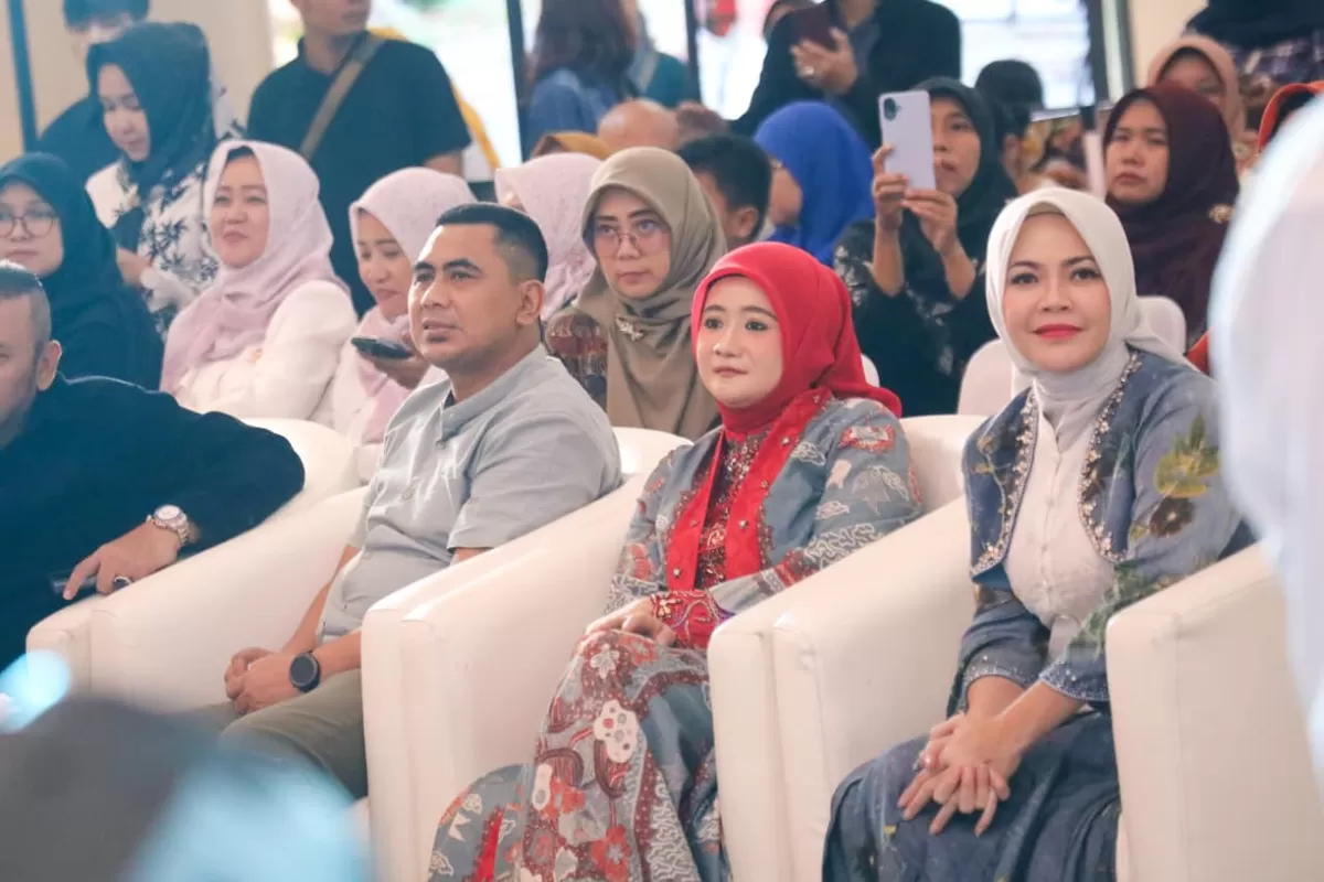 Istri Bupati/Wali Kota Ramaikan D&rsquo;Modifest 2026 dengan Busana Khas Daerah