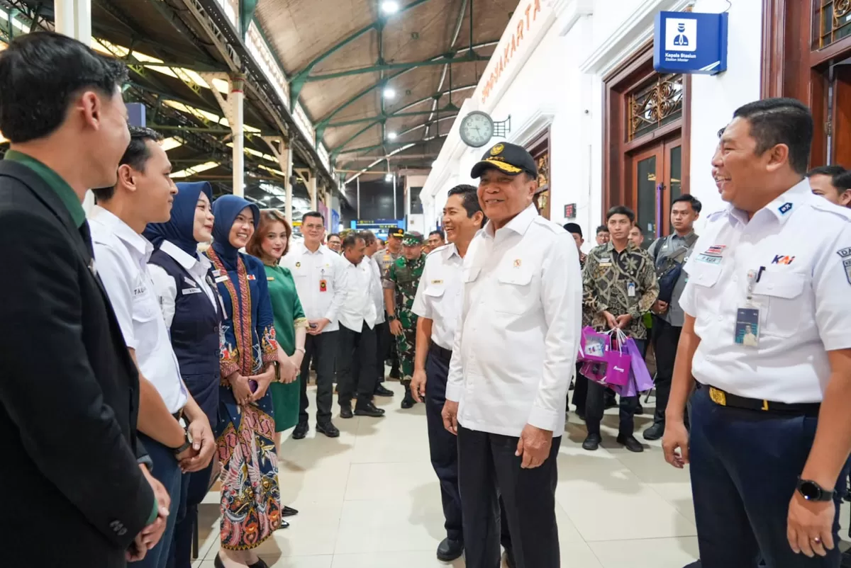 Pastikan Kesiapan Lebaran di Yogyakarta, Menko Polkam Ajak Petugas Layani Masyarakat dengan Dedikasi