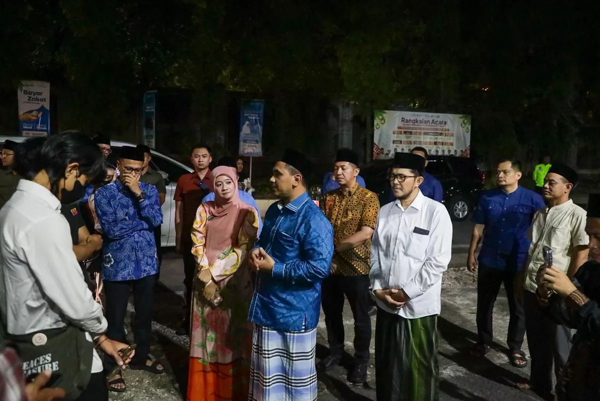 Dicegat Mahasiswa UNS, Wagub Taj Yasin Dengarkan Aspirasi dan Jelaskan Program Pemprov