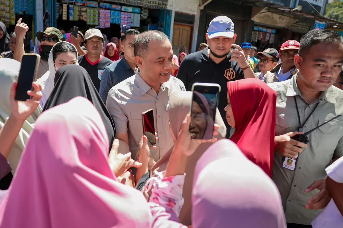 Akses Ekonomi Terputus Akibat Longsor, Warga Cilibur Minta Perbaikan Jalan Saat Dikunjungi Gubernur Luthfi 