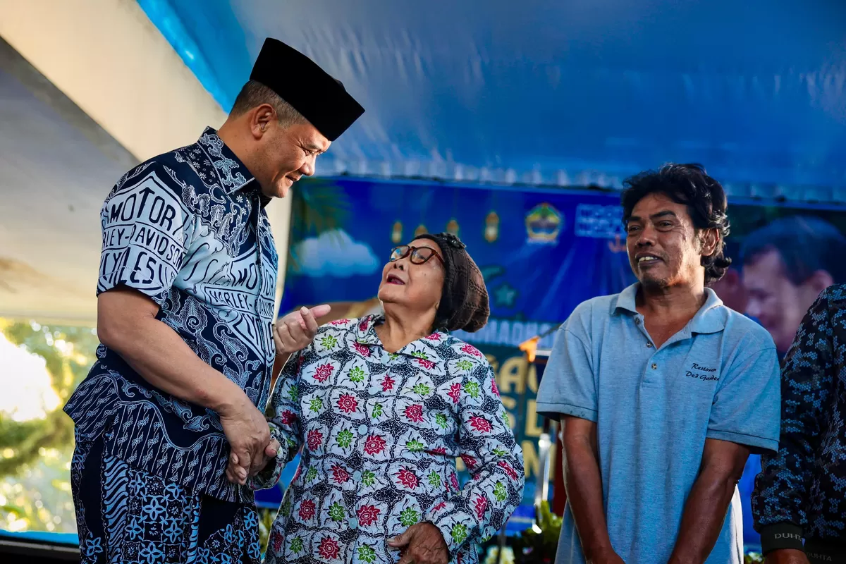 Penggali Kubur hingga Tukang Parkir Dapat Bantuan Beras dari Gubernur Jateng Jelang Lebaran