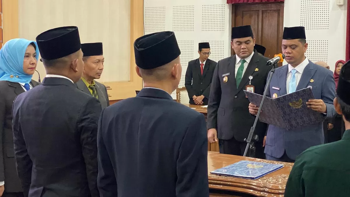 Bupati Jepara Witiarso Utomo melantik dan merotasi 57 pejabat yang terdiri dari 56 pejabat struktural eselon III dan IV serta satu pejabat fungsional, Kamis (12/3/2026). (Istimewa for Pantura Network)
