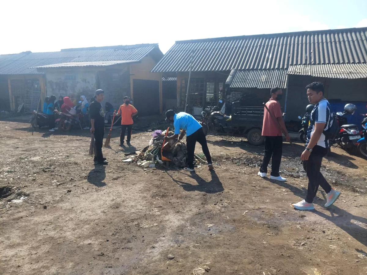 Semangat gotong royong Pemkab Jepara terlihat sejak pagi di kawasan Tempat Pelelangan Ikan (TPI) Ujungbatu, Kabupaten Jepara, Jumat (13/3/2026). (Istimewa for Pantura Network)