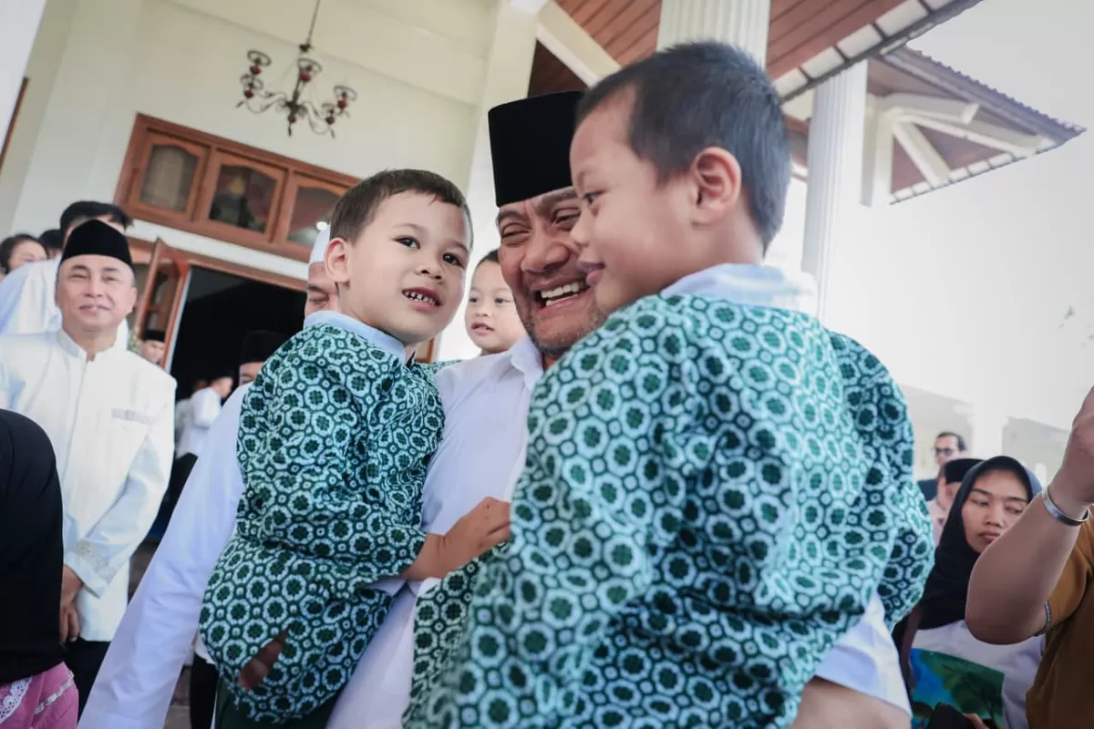 Ahmad Luthfi Pilih Rayakan Idulfitri Sederhana Bersama Anak Panti dan Difabel