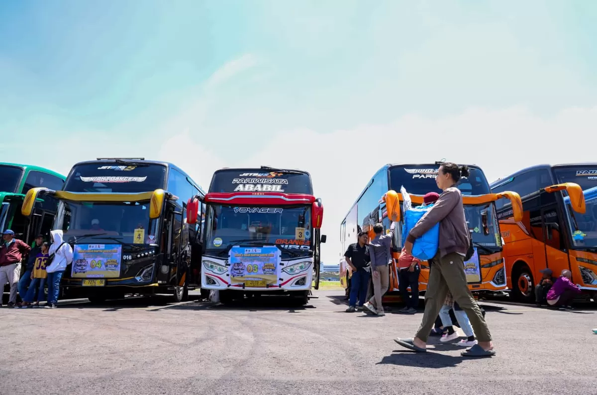 Ribuan Warga Jateng Serentak Balik ke Jakarta-Bandung Tanpa Biaya