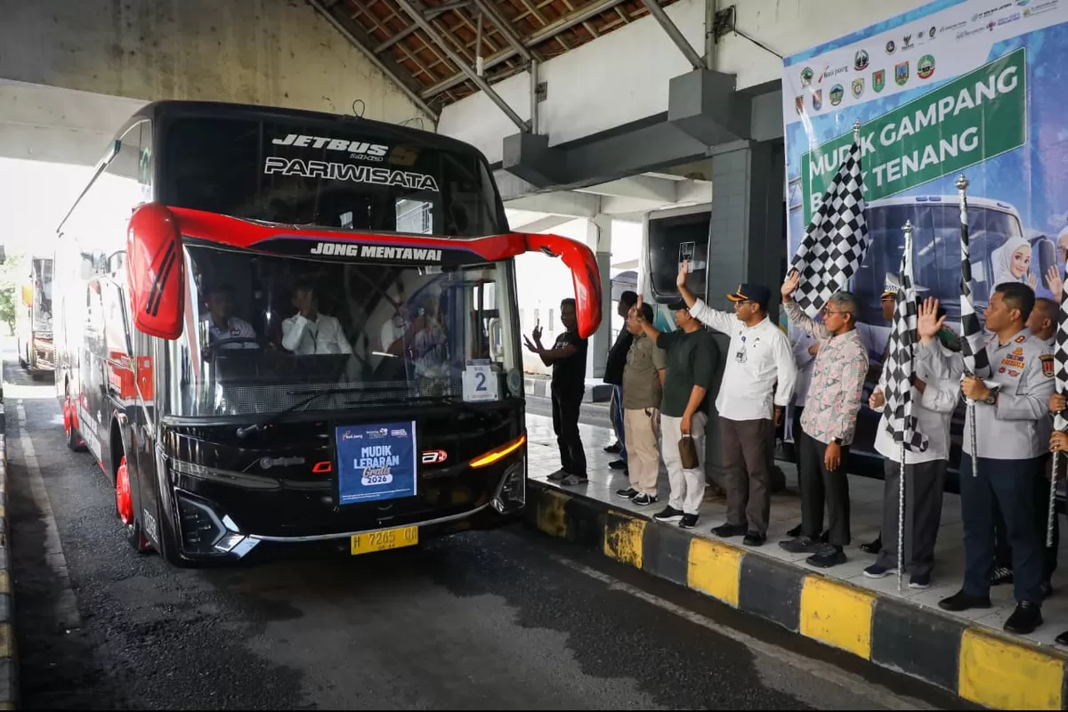 Sekda Jateng Lepas Balik Rantau Gratis di Mangkang, Ratusan Pemudik Kembali ke Jakarta