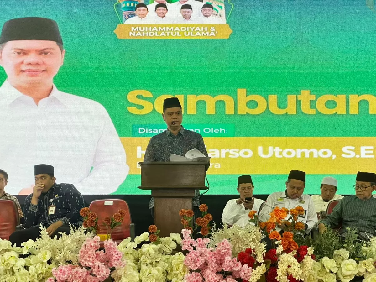 Bupati Jepara Witiarso Utomo sedang berpidato saat Halal Bihalal bersama NU dan Muhammadiyah di Gedung Wanita Jepara, Selasa (7/4/2026). (Istimewa for Pantura Network)