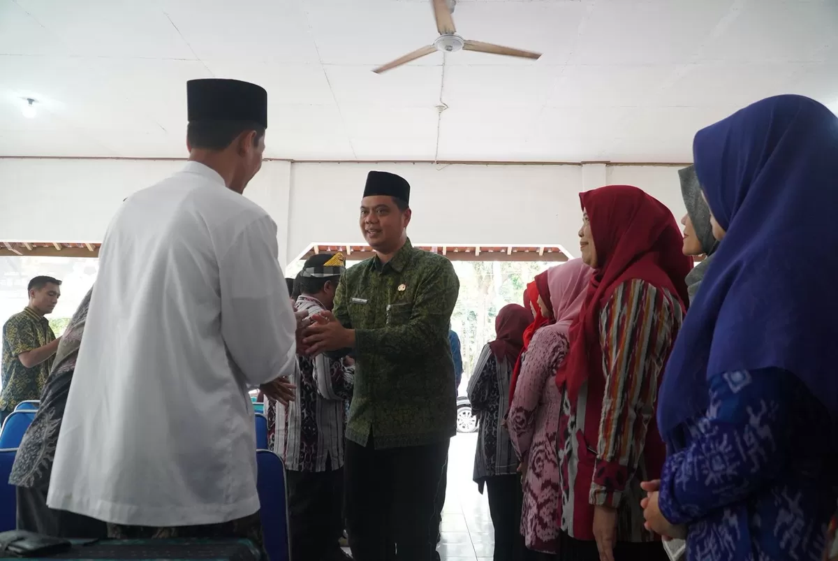 Bupati Jepara, Witiarso Utomo, saat menghadiri kegiatan halal bihalal yang dirangkai dengan pisah sambut camat di Pendopo Kecamatan Kembang, Selasa (31/3/2026). (Istimewa for Pantura Network)