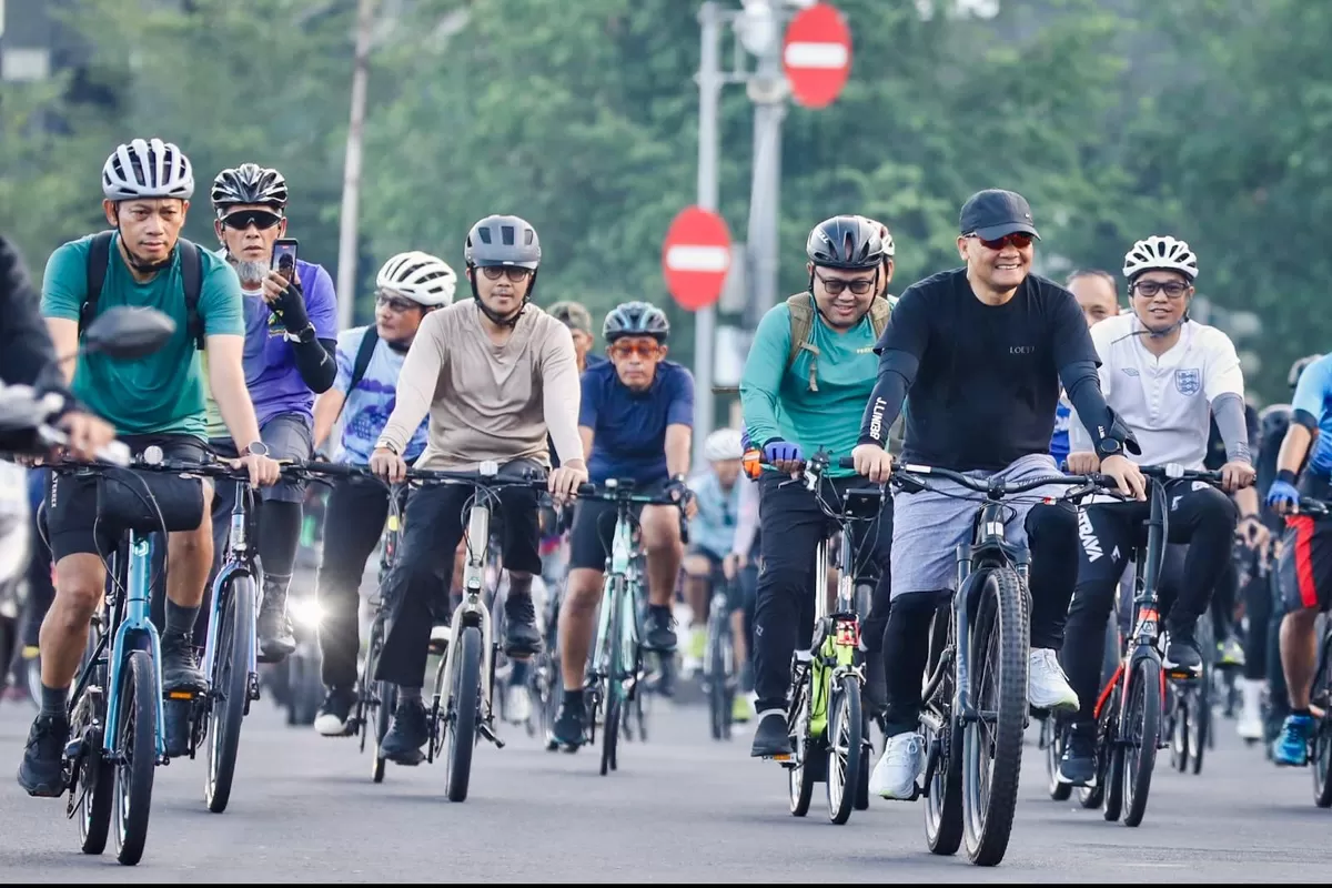 Gubernur Luthfi Gowes Bareng ASN, Gaungkan Aksi Nyata Hemat Energi di Jateng 