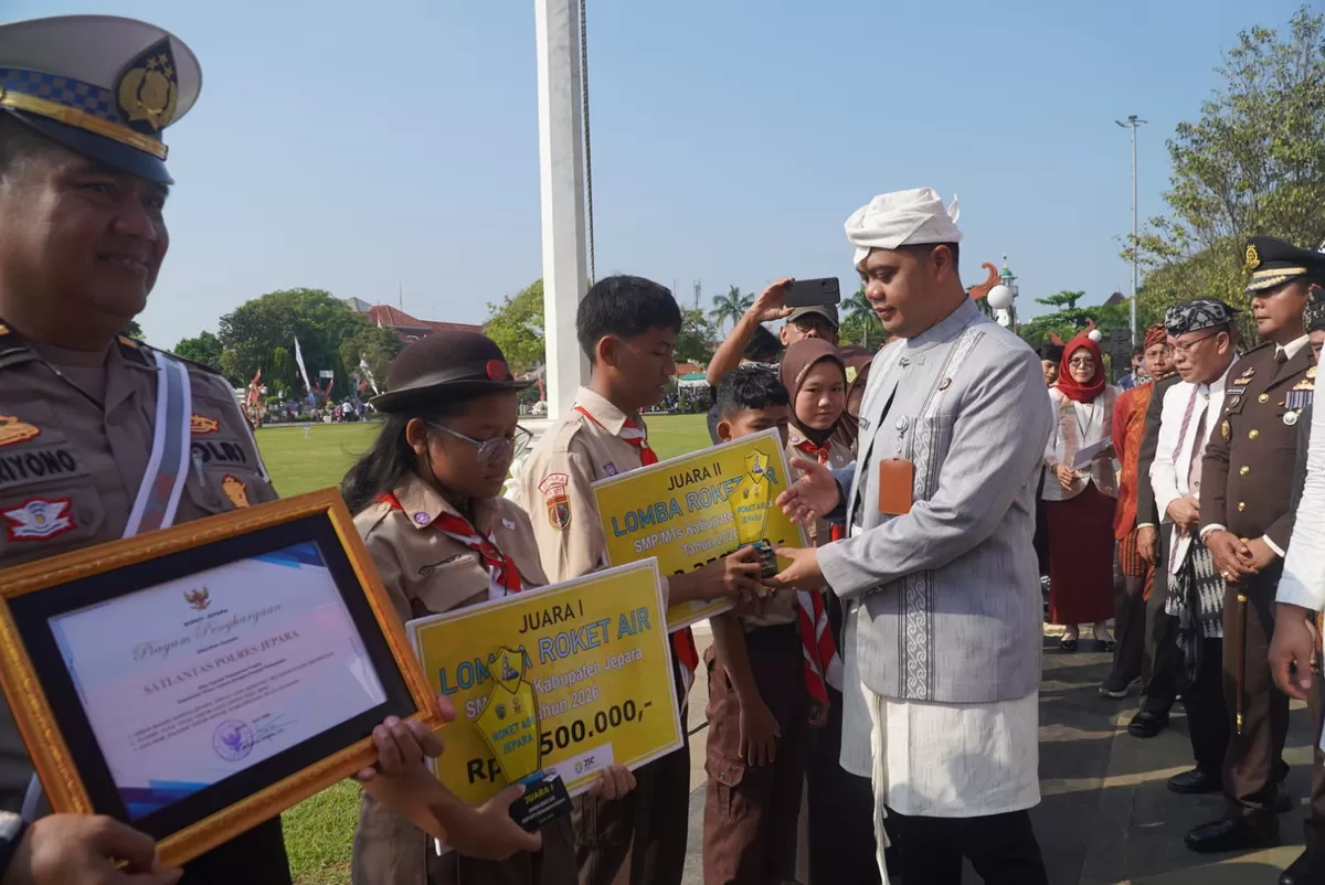 Bupati Jepara, Witiarso Utomo saat di Alun-alun 1 Jepara, Jumat (10/4/2026). (Istimewa for Pantura Network)
