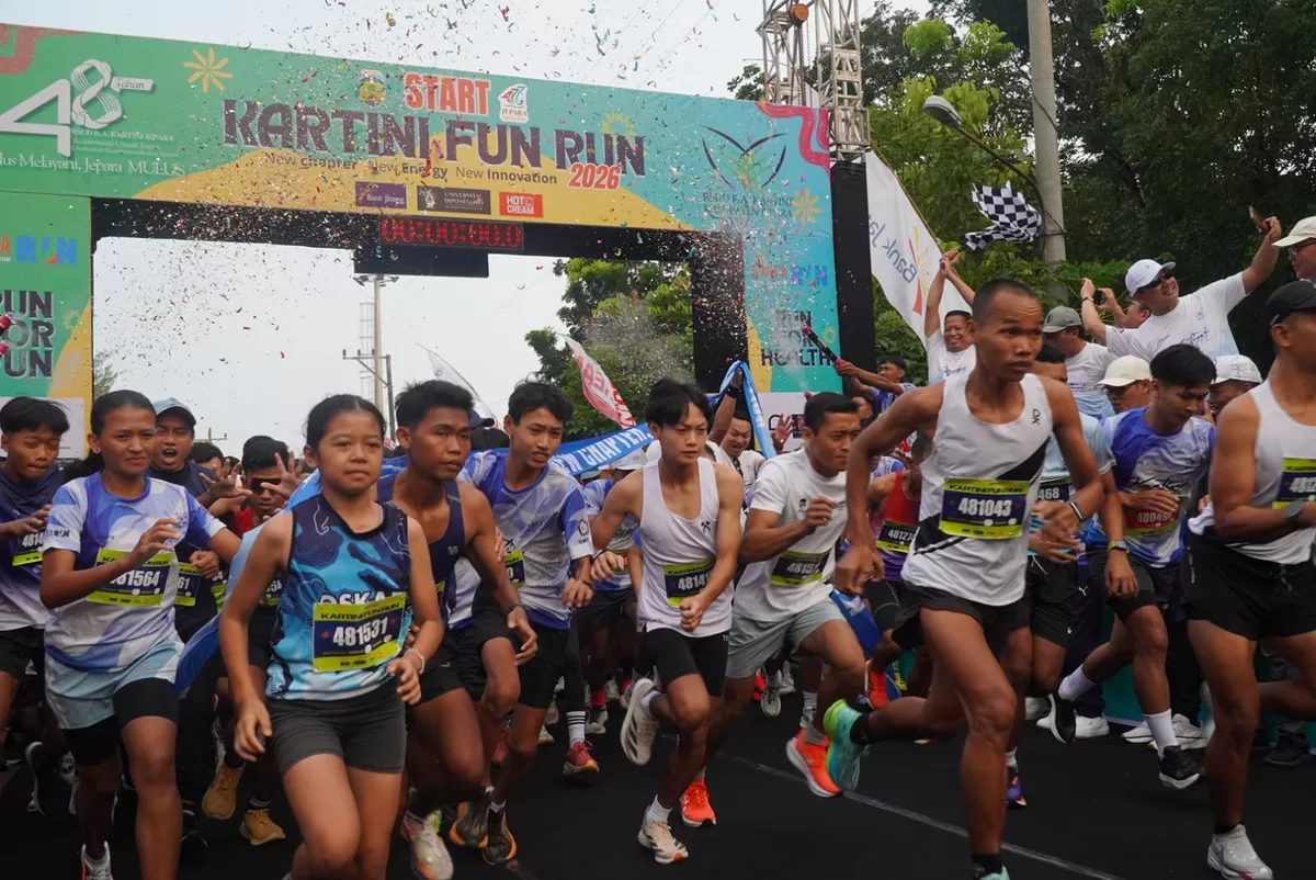 Sejumlah peserta kegiatan Fun Run dalam rangka Hari Ulang Tahun (HUT) ke-48 RSUD RA Kartini Jepara di kawasan Kampus Universitas Diponegoro (Undip) Telukawur, Minggu (19/4/2026). (Istimewa for Pantura Network)