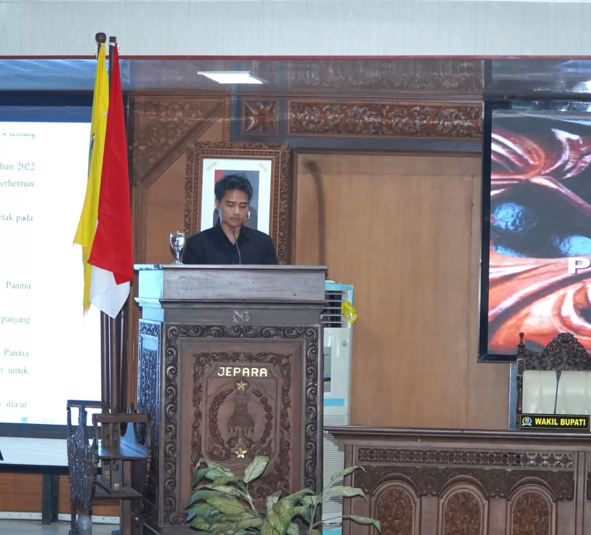 Juru bicara Fraksi PDI Perjuangan Jepara, Rio Chandra saat Rapat Paripurna Penyampaian Empat Ranperda di Kantor DPRD Kabupaten Jepara, Senin (27/4/2026). (Istimewa for Pantura Network)