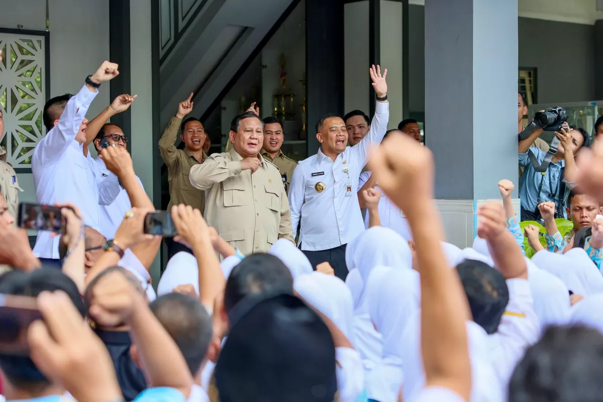 Siswa di Cilacap Apresiasi Revitalisasi Sekolah dan Program MBG Saat Kunjungan Prabowo-Luthfi 