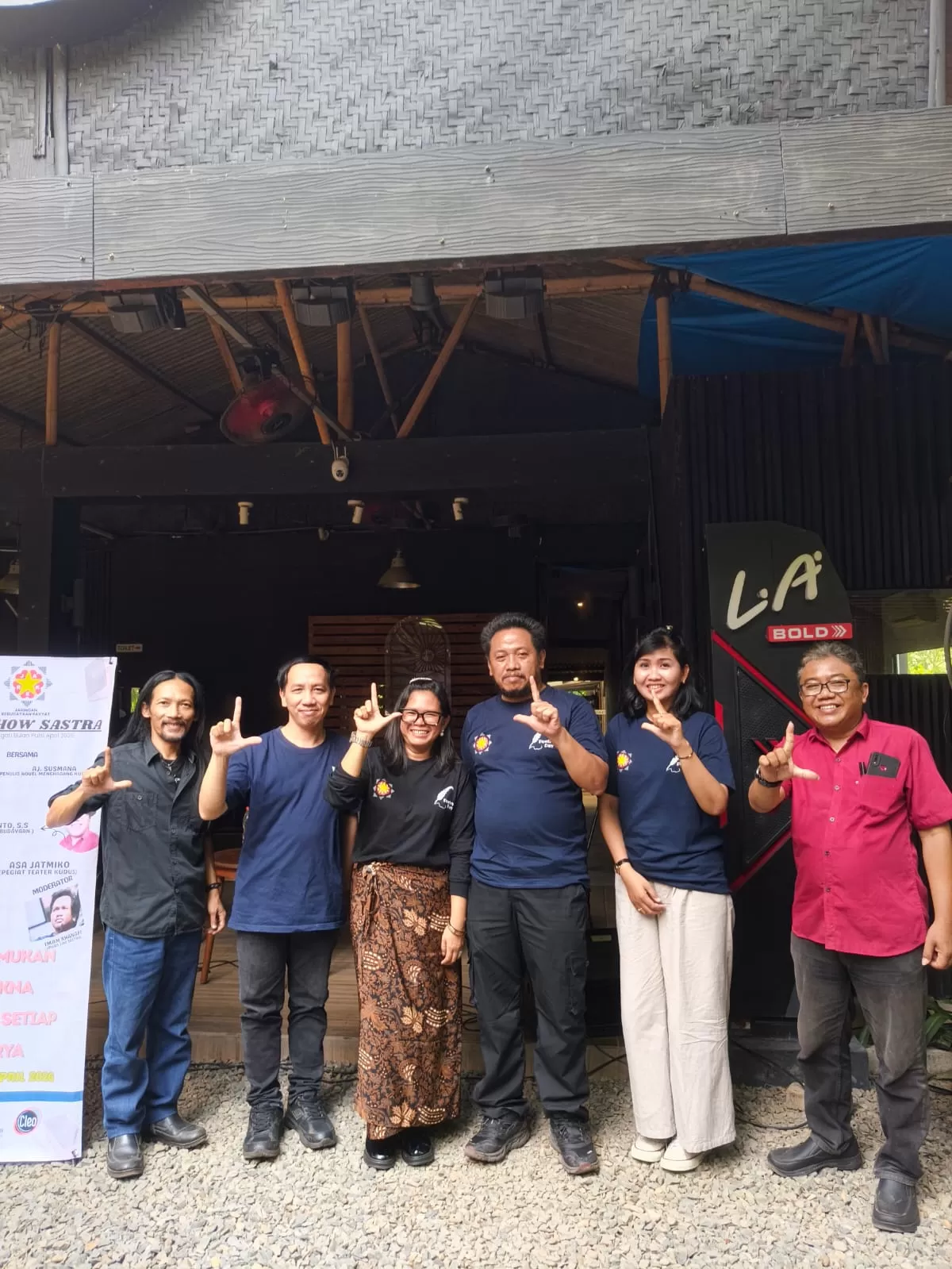 Sejumlah peserta dan narasumber dalam memperingati Bulan Puisi 2026, Sabtu (25/4/2026), di Sidji Coffee, Getas Pejaten, Kecamatan Jati. (Istimewa for Pantura Network)