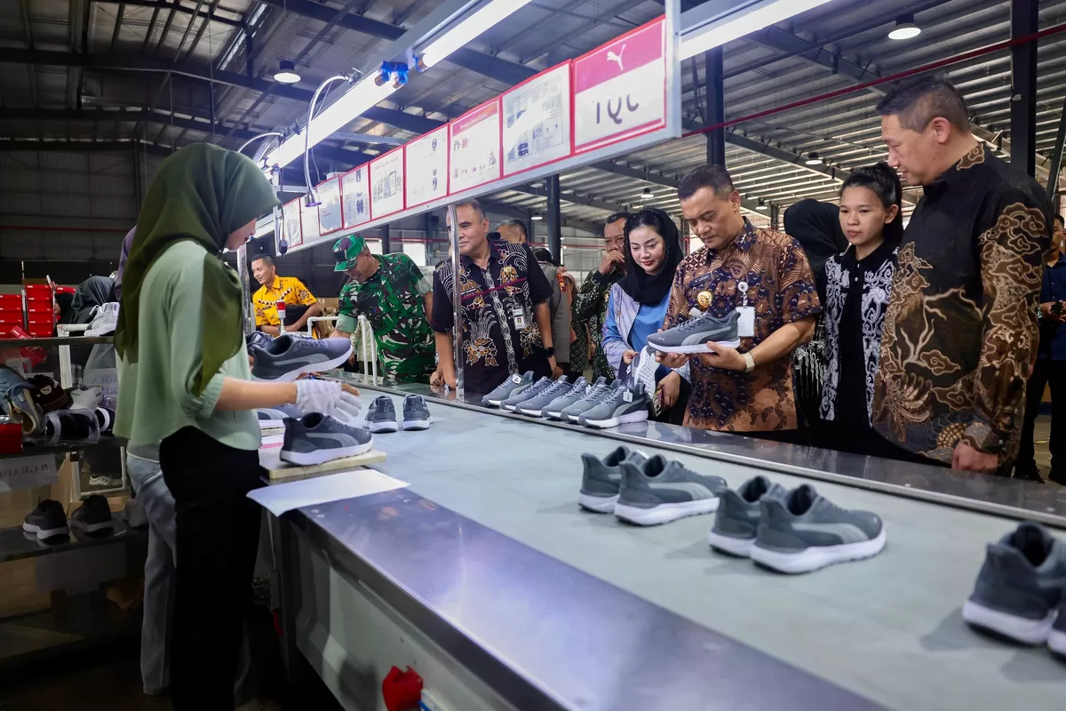Gubernur Luthfi Apresiasi Industri Alas Kaki Brebes yang Terus Membuka Lapangan Kerja Baru