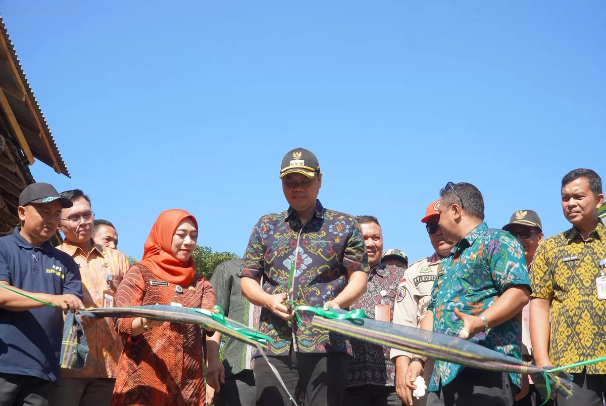 Bupati Jepara Witiarso Utomo meresmikan rumah produksi gula aren milik Kelompok Wanita Tani (KWT) Sekar Melati di Desa Tanjung, Kecamatan Pakis Aji, Selasa (12/5/2026). (Istimewa for Pantura Network)