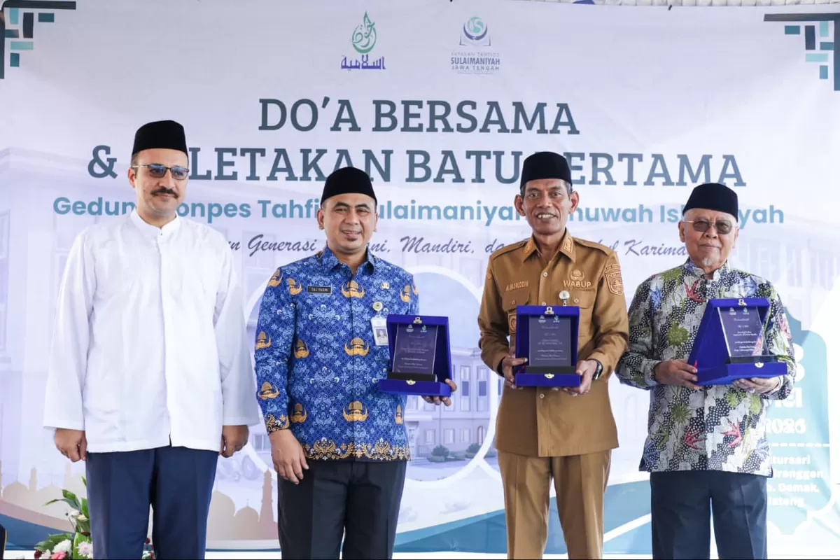 Gus Yasin Dorong Pesantren Ambil Peran di Kawasan Industri Halal Jateng