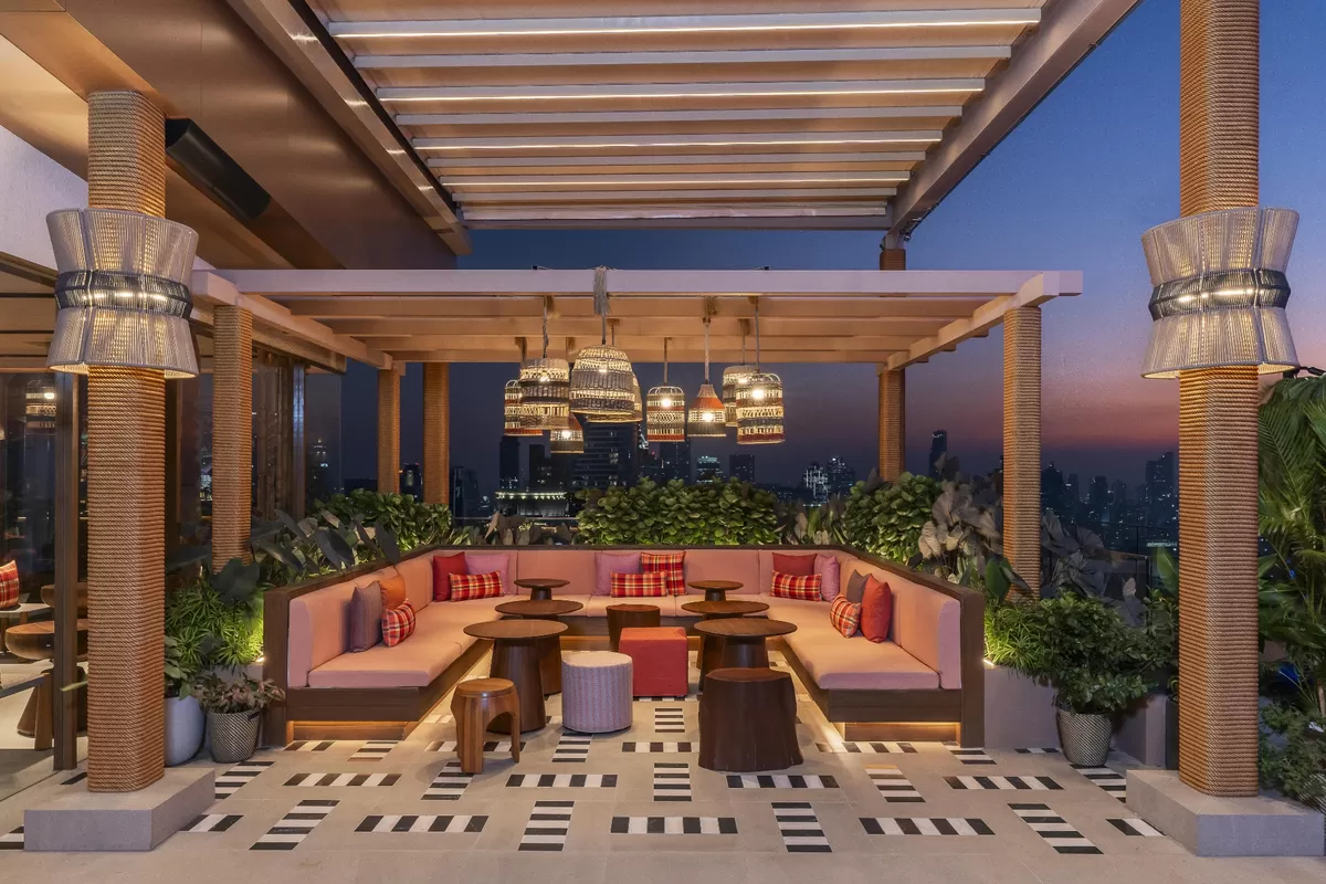 KoenoKoeni Hotel Semarang Bawa Cita Rasa Indonesia ke Sato San Rooftop Bar Bangkok