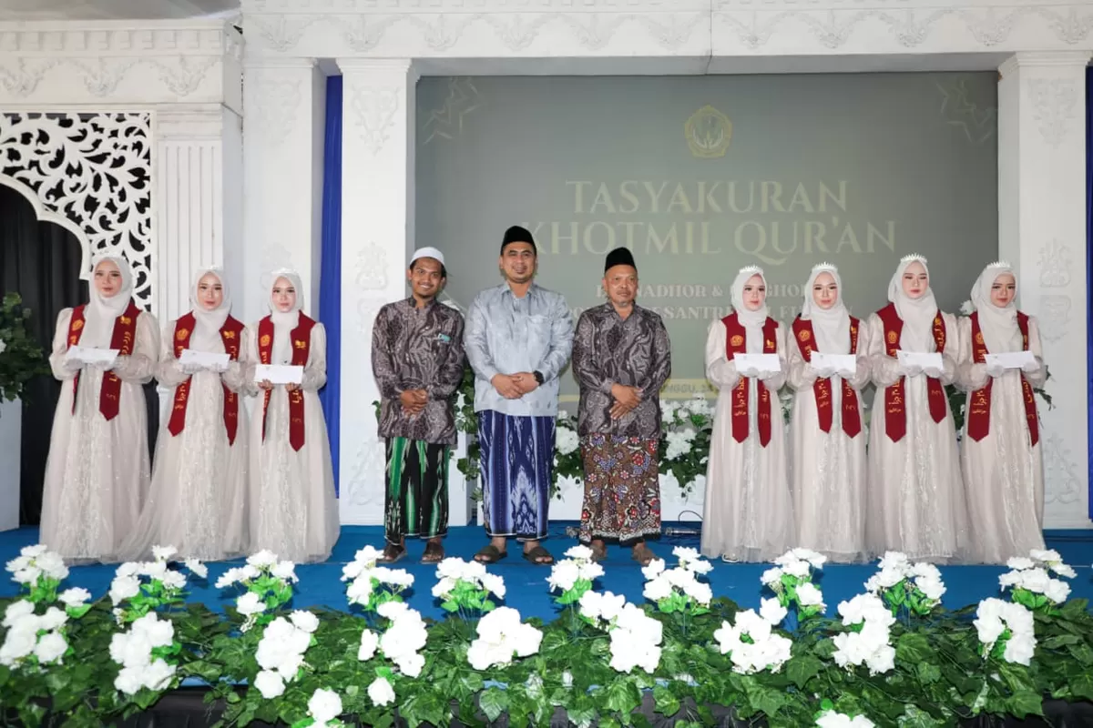 Gus Yasin Beri Bisarah Penghafal Quran, Santri Asal Jatim Ikut Menerima
