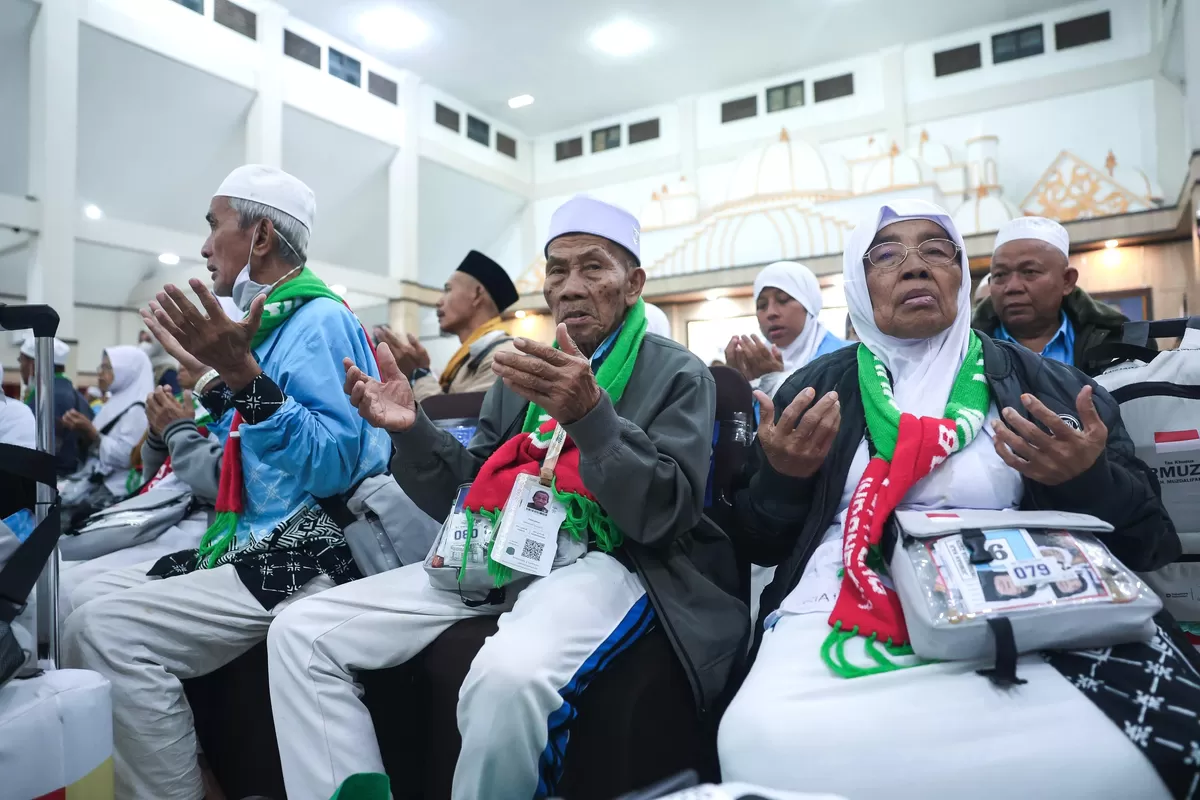 Tangis Bahagia Pecah di Donohudan, Jemaah Haji Kloter Pertama Akhirnya Pulang