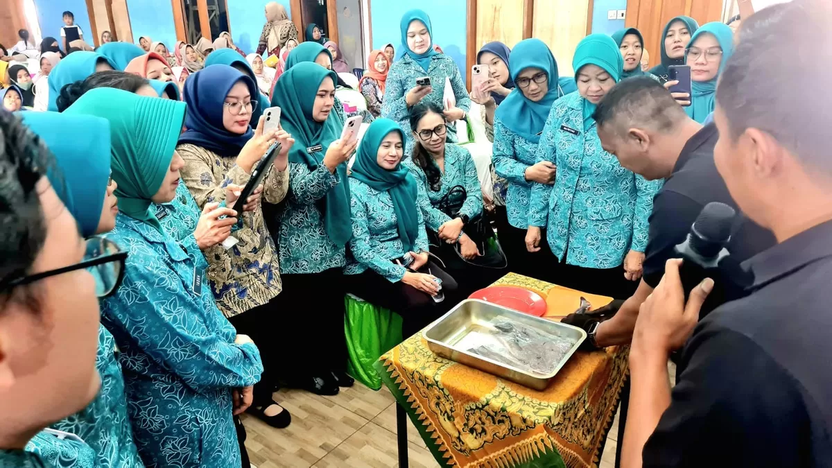 Ketika Kader PKK Jateng Belajar Mengolah Lele Tanpa Duri dan Tidak Amis