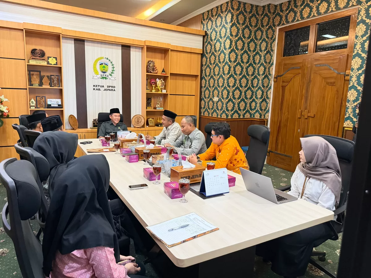 Ketua DPRD Jepara, Agus Sutisna saat menyambut tamu dari Ikatan Cendekiawan Muslim Indonesia (ICMI) Jepara, Rabu (24/6/2026) (Istimewa for Pantura Network)