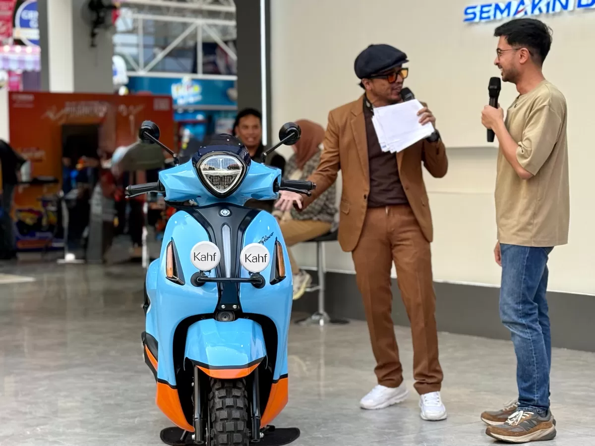 Yamaha Kolaborasi dengan Kahf Hadirkan Grand Filano Hybrid Classy Modern Explorer untuk Generasi Muda