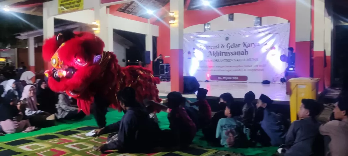 Atraksi barongsai saat akhirussanah Ponpes Nailul Muna di Bandengan, Jepara, Jumat (26/6/2026). (Istimewa for Pantura Network)