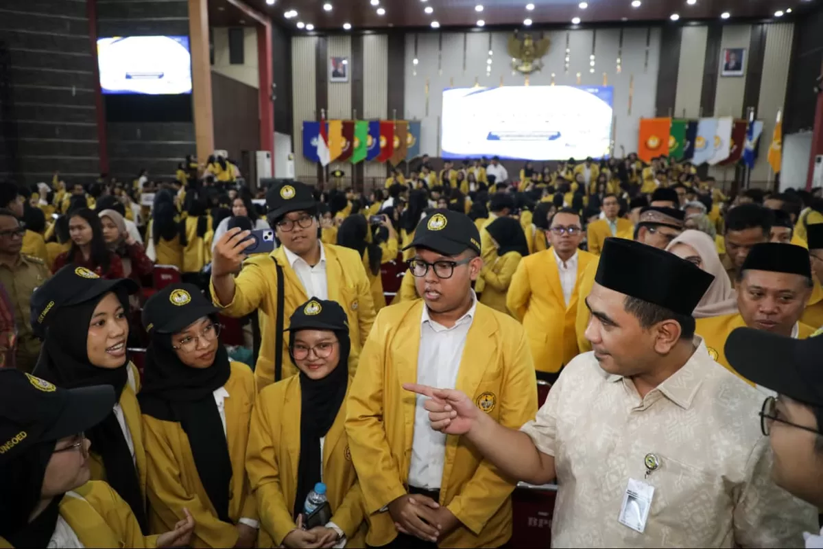 Wagub Taj Yasin Respons Cepat Gagasan Mahasiswa KKN, Bantuan Alat Pengolah Sampah Disiapkan