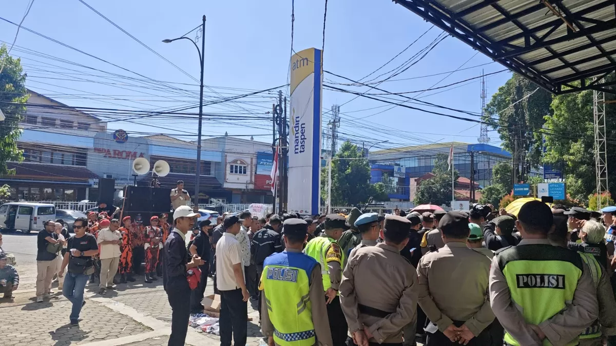 Aksi Demo Korban Penipuan Dika Dinilai Janggal, Korban Diminta Lapor ke Polisi, Untuk Penyelesaian Ganti Rugi