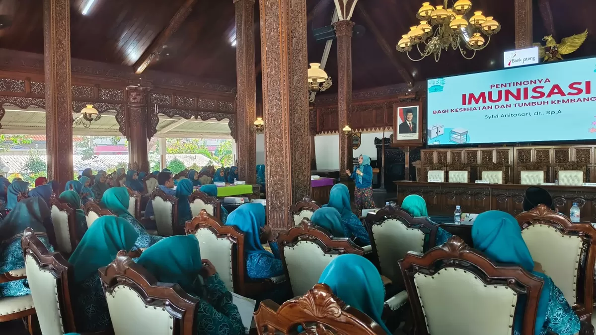 Sejumlah peserta Pentingnya Imunisasi di Pendopo Kabupaten Jepara nampak antusias menyimak materi, Selasa (14/7/2026). (Istimewa for Pantura Network)