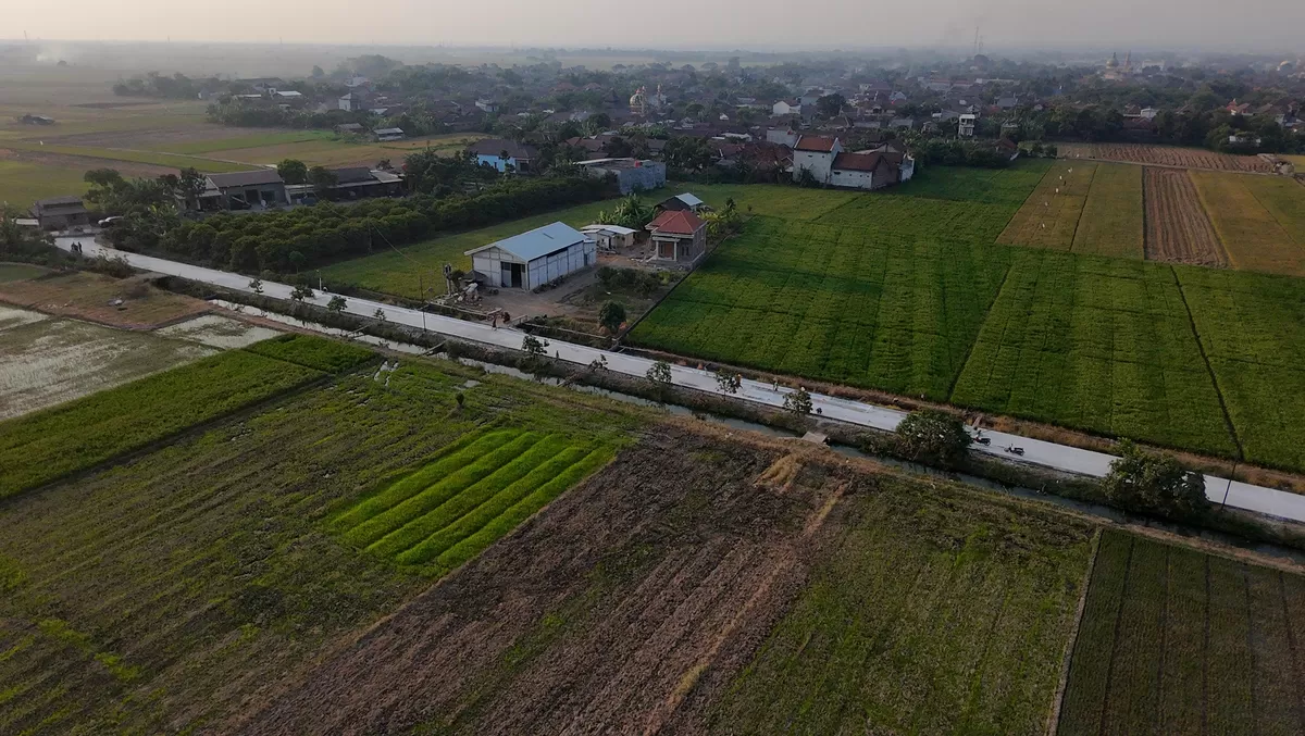 Nampak jalan Gidanglo hingga Guwosobokerto masih proses perbaikan, Rabu (15/7/2026). (Istimewa for Pantura Network)
