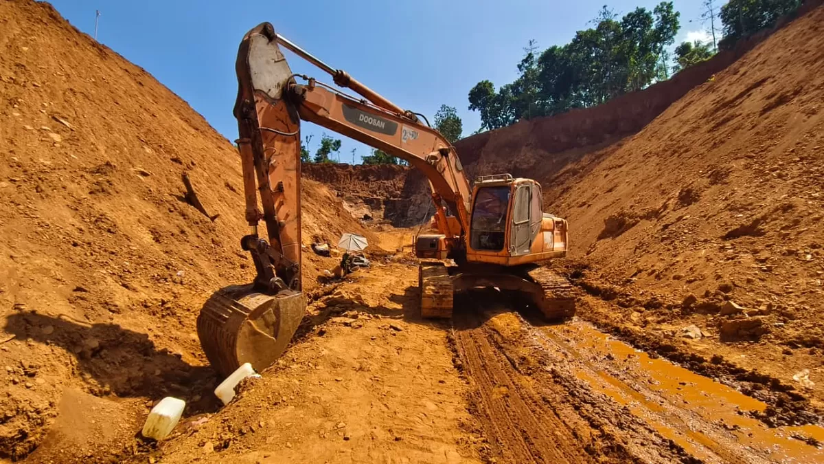 Salah satu eksavator tambang di Jepara nampak di tempat operasi, Rabu (15/7/2026). (Istimewa for Pantura Network)
