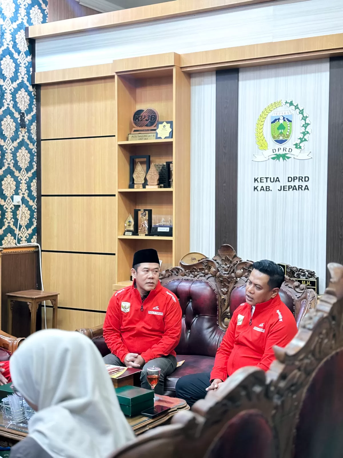Ketua DPRD Jepara Agus Sutisna bersama Ketua Forki Jepara Luluk Agus di DPRD Jepara, Rabu (12/8/2026). (Istimewa for Pantura Network)