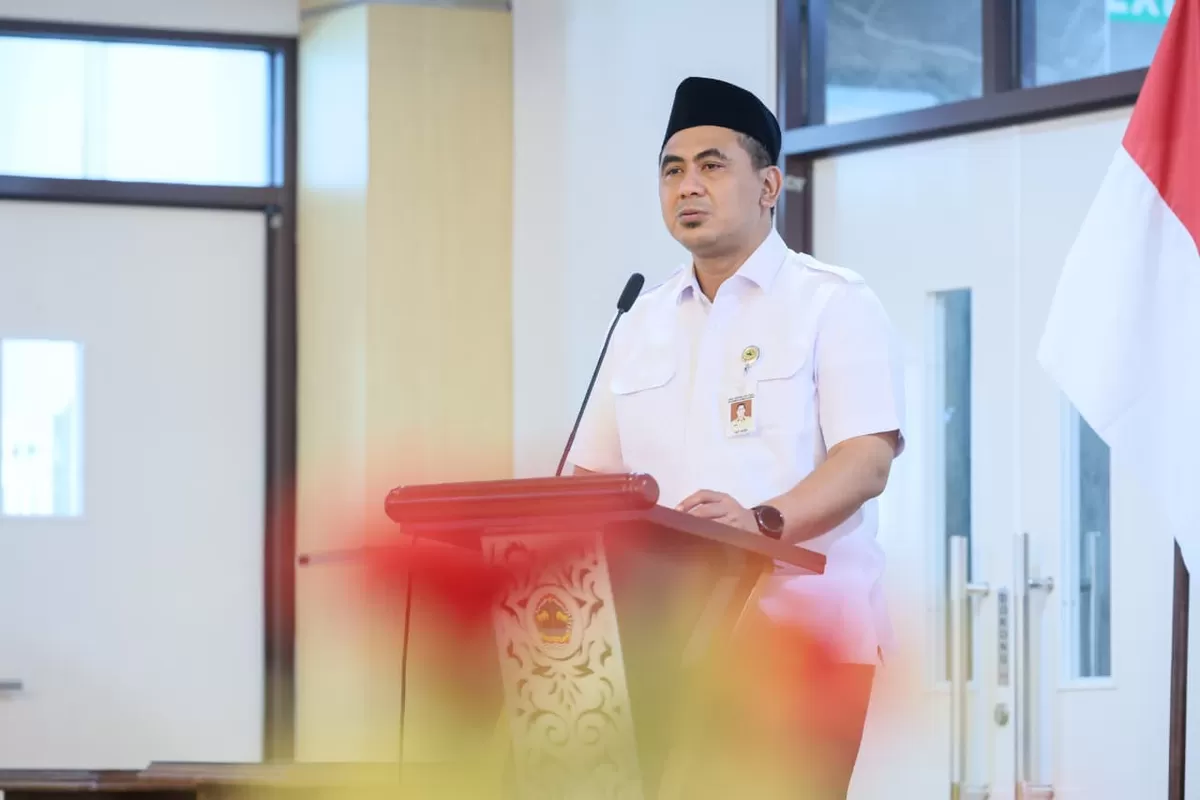 Serahkan Beasiswa Santri, Taj Yasin Tekankan Penguasaan STEM dan Akhlak