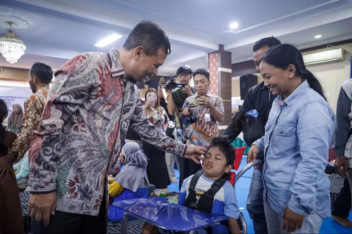 Anak Disabilitas Dapat Kursi Roda, Ahmad Luthfi Tekankan Kesetaraan