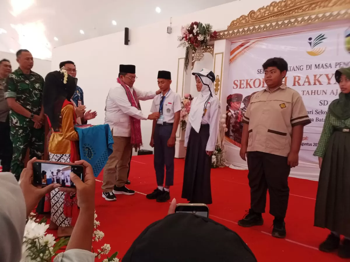 Wakil Ketua Komisi VIII DPR RI Abdul Wachid membuka MPLS Sekolah Rakyat Terpadu  (Istimewa for Pantura Network )