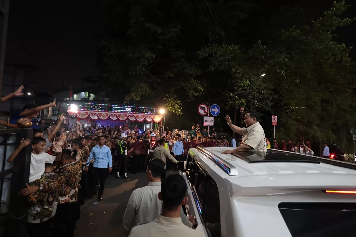 Presiden RI Prabowo Subianto saat menjajal KA Nusantara Explorer dari Batang menuju Jakarta di Stasiun Manggarai. (istimewa)