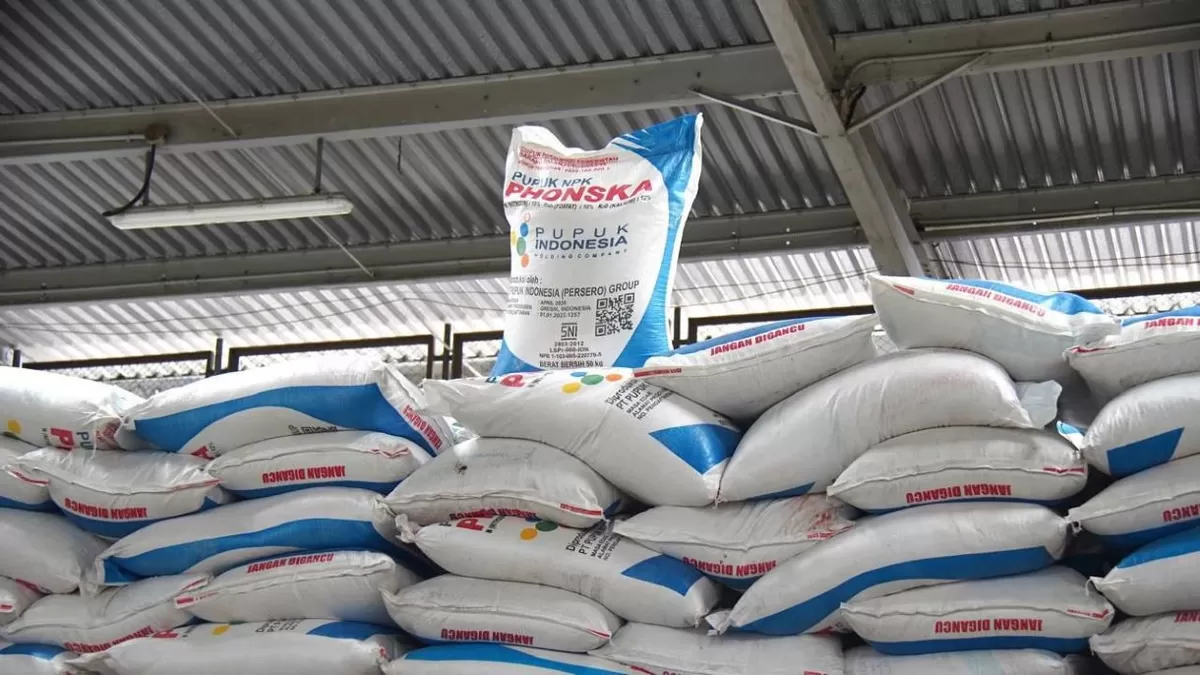 Pemerintah menurunkan harga pupuk bersubsidi di tengan krisis pupuk global.(Foto: Bakom RI)