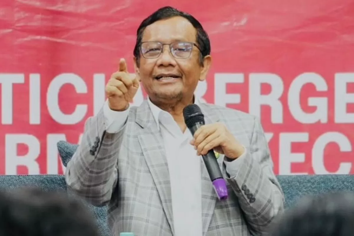 Menyoroti pernyataan eks Menko Polhukam, Mahfud MD terkait aksi teror terhadap para influencer yang sempat viral di medsos. (Instagram.com/@mohmahfudmd)