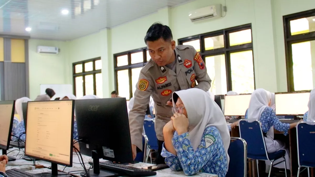 Suasana Sosialisasi Pemahaman dan Pencegahan Aplikasi AI oleh Polisi di SNA Negeri 1 Pemalang. (Foto: Istimewa)
