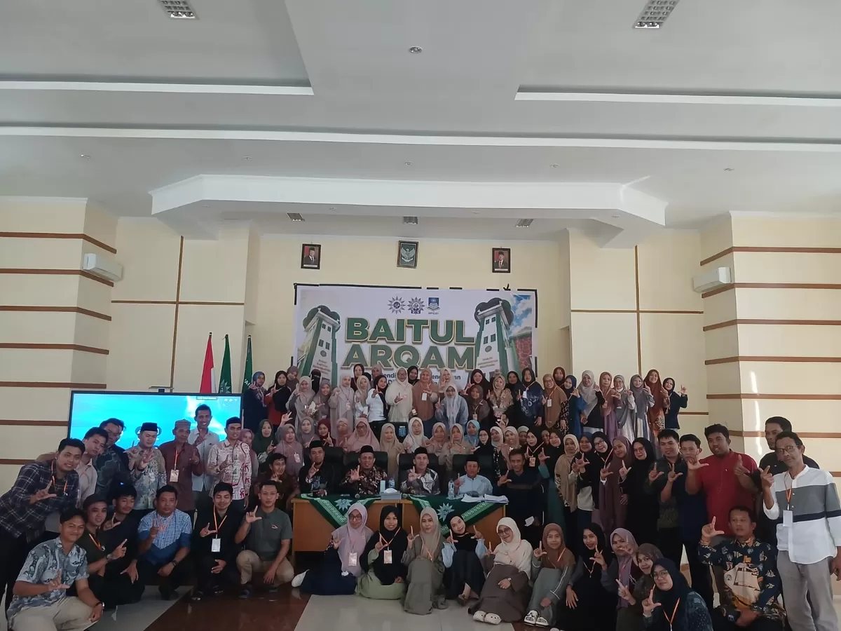 Kepala Balai Pelatihan Vokasi dan Produktivitas (BPVP) Bantaeng, Arsad, S.Ag., M.Pd.I., saat menjadi narasumber pada kegiatan Baitul Arqam Tenaga Pendidik dan Tenaga Kependidikan Kabupaten Bulukumba di Gedung Butta Toa BPVP Bantaeng. 